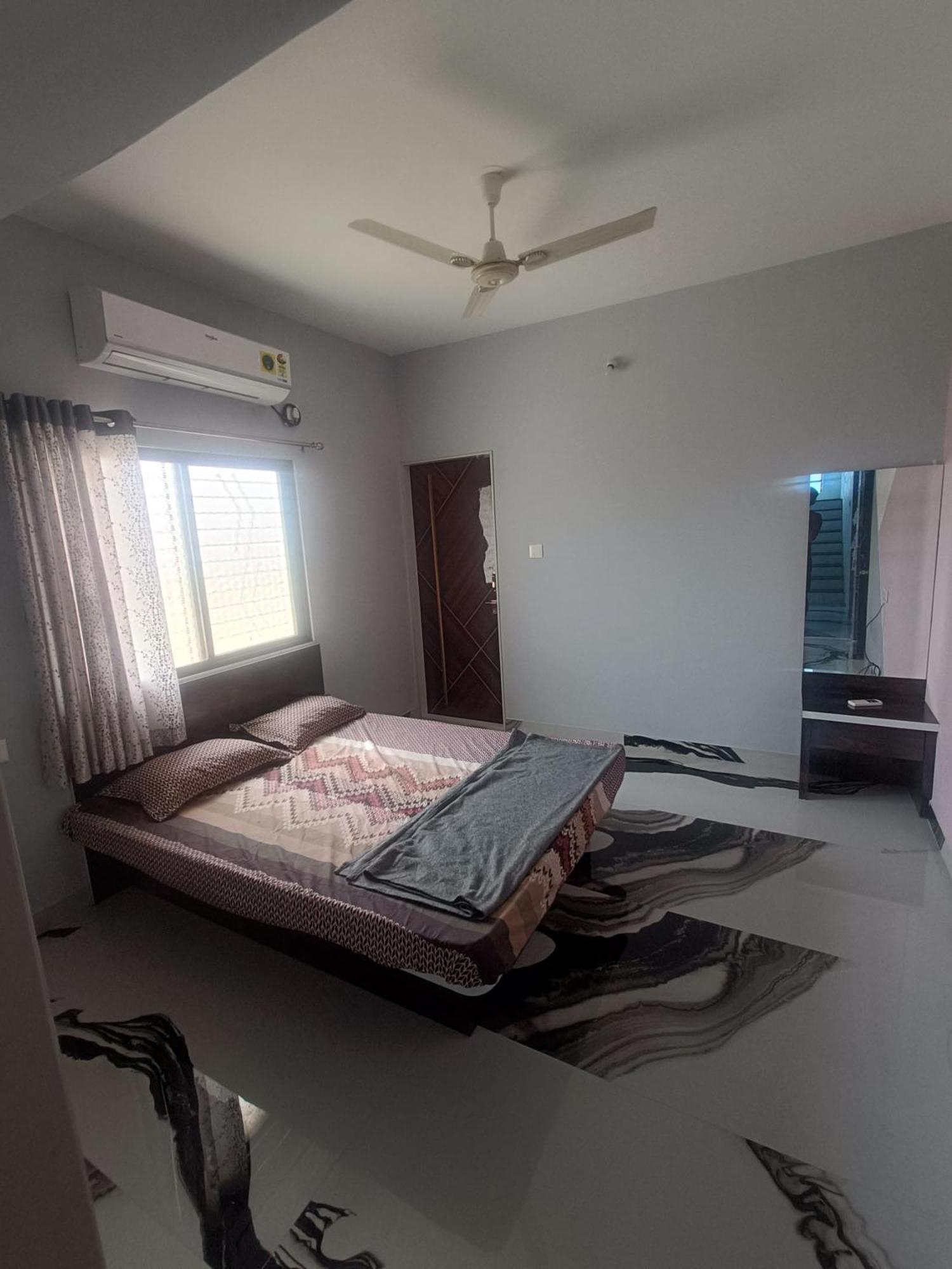 Matoshree Guesthouse Akalkot Extérieur photo
