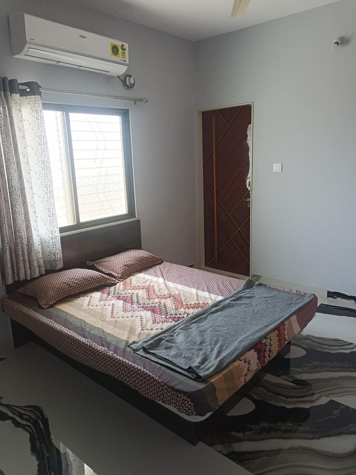 Matoshree Guesthouse Akalkot Extérieur photo